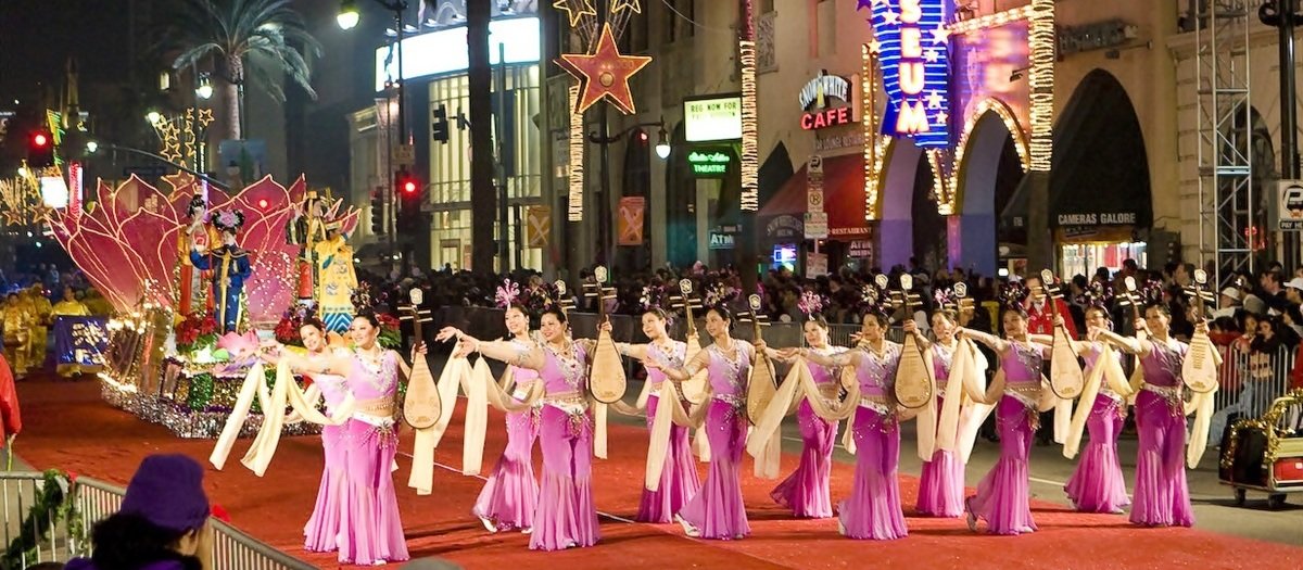 Hollywood Christmas Parade Tickets