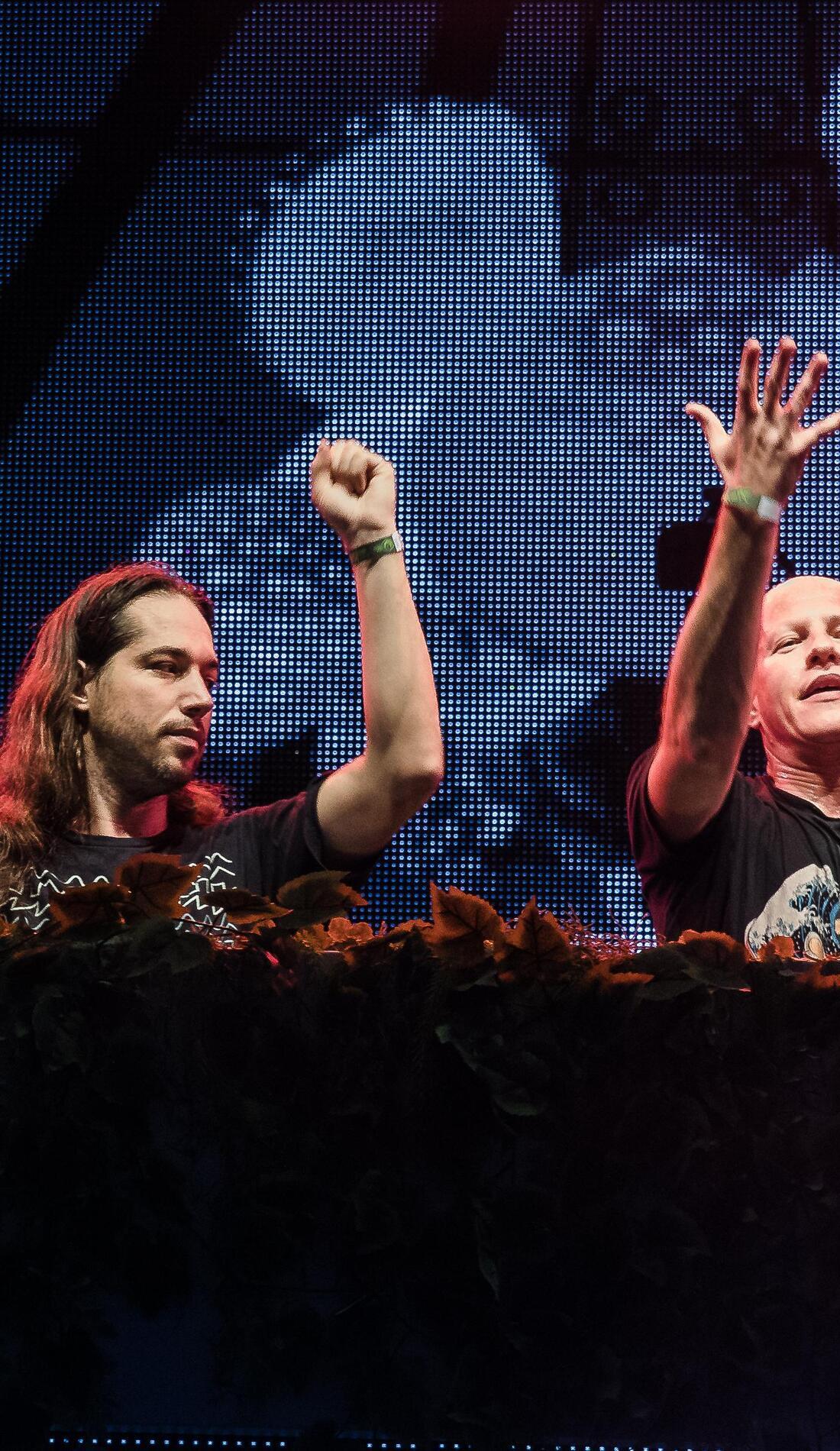 A Infected Mushroom live event