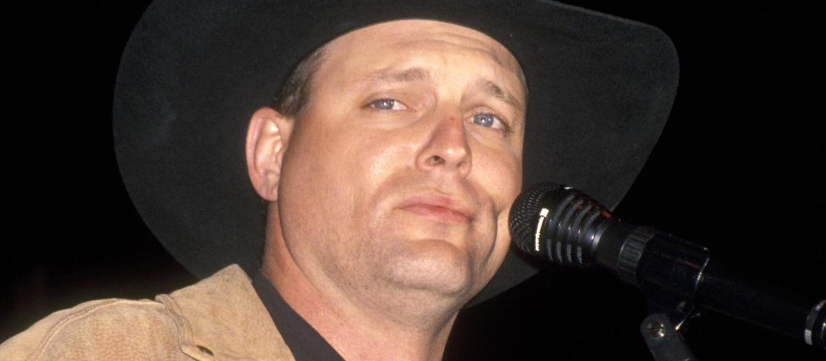 John Michael Montgomery (18+)