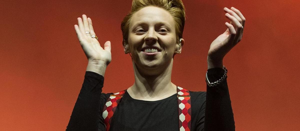 La Roux Parking Passes