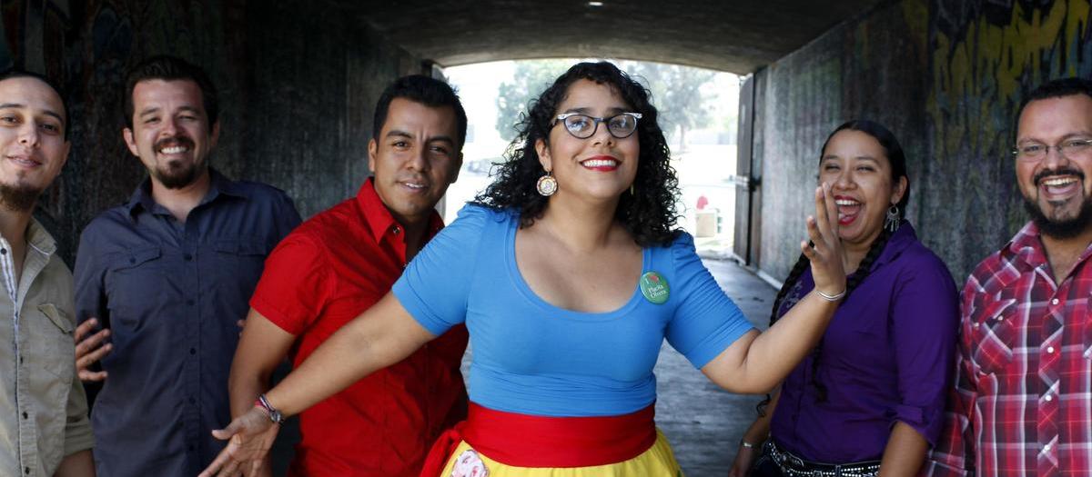 La Santa Cecilia Tickets