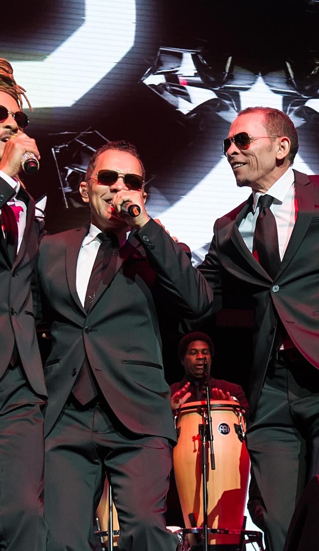 A Los Hermanos Rosario live event