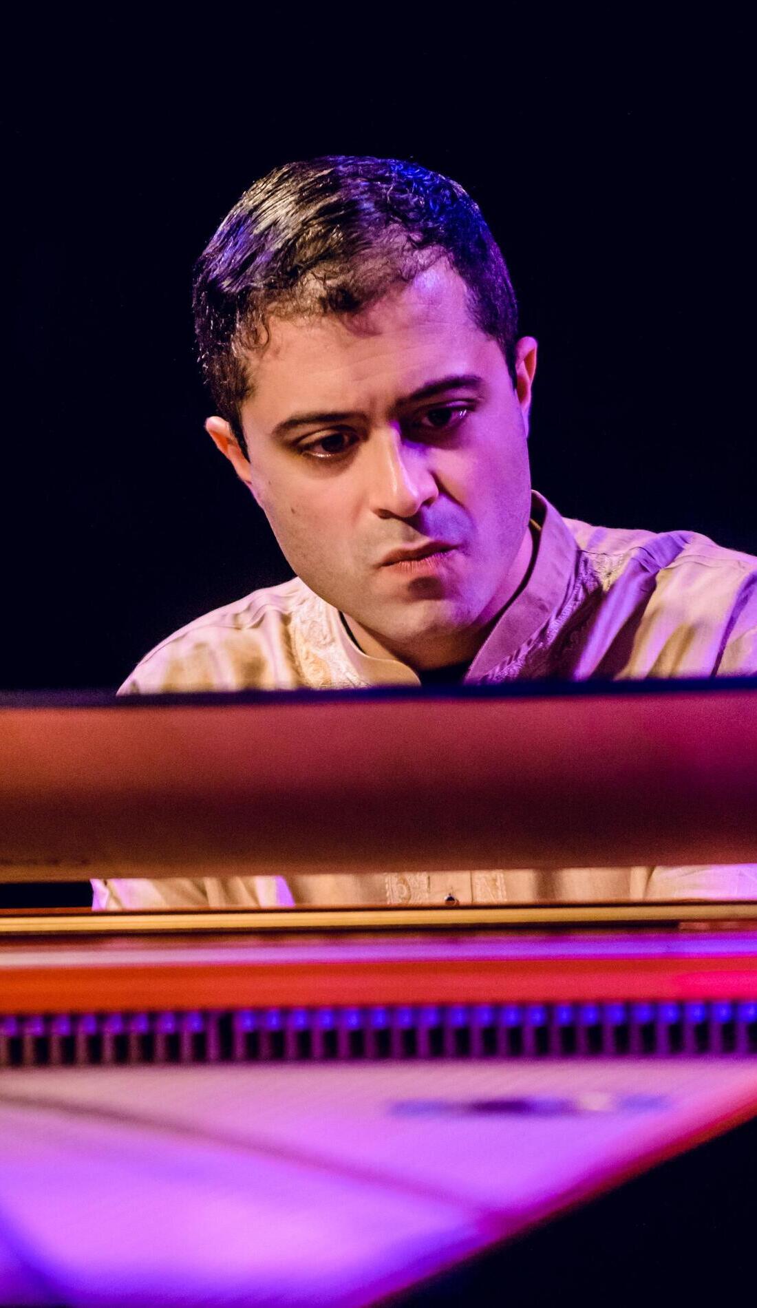 A Mahan Esfahani live event