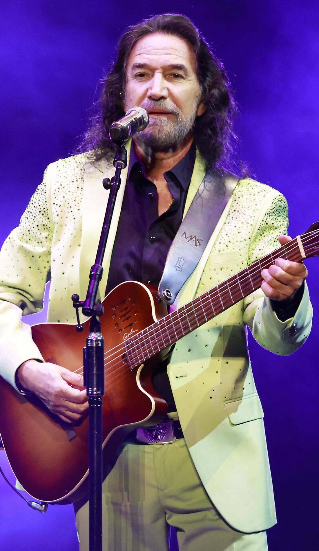 A Marco Antonio Solis live event