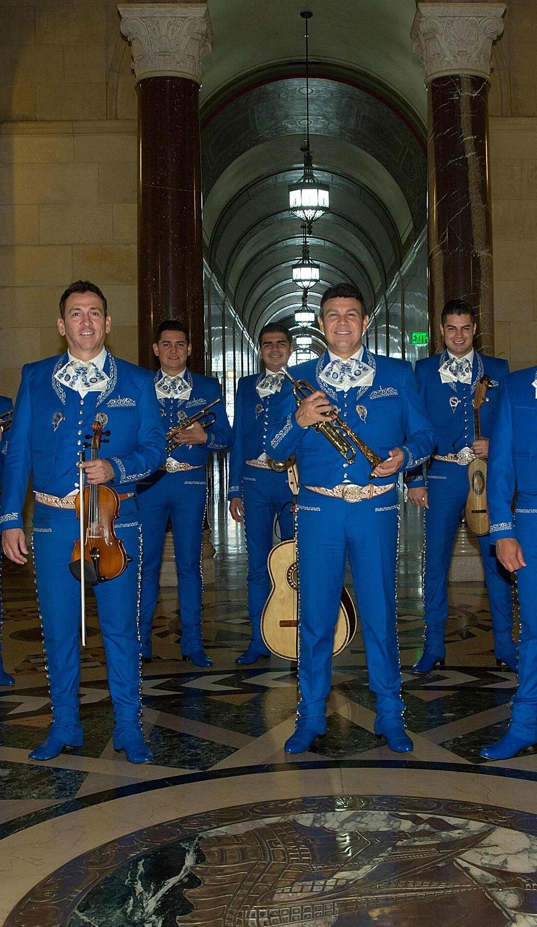 A Mariachi Sol de Mexico de Jose Hernandez live event
