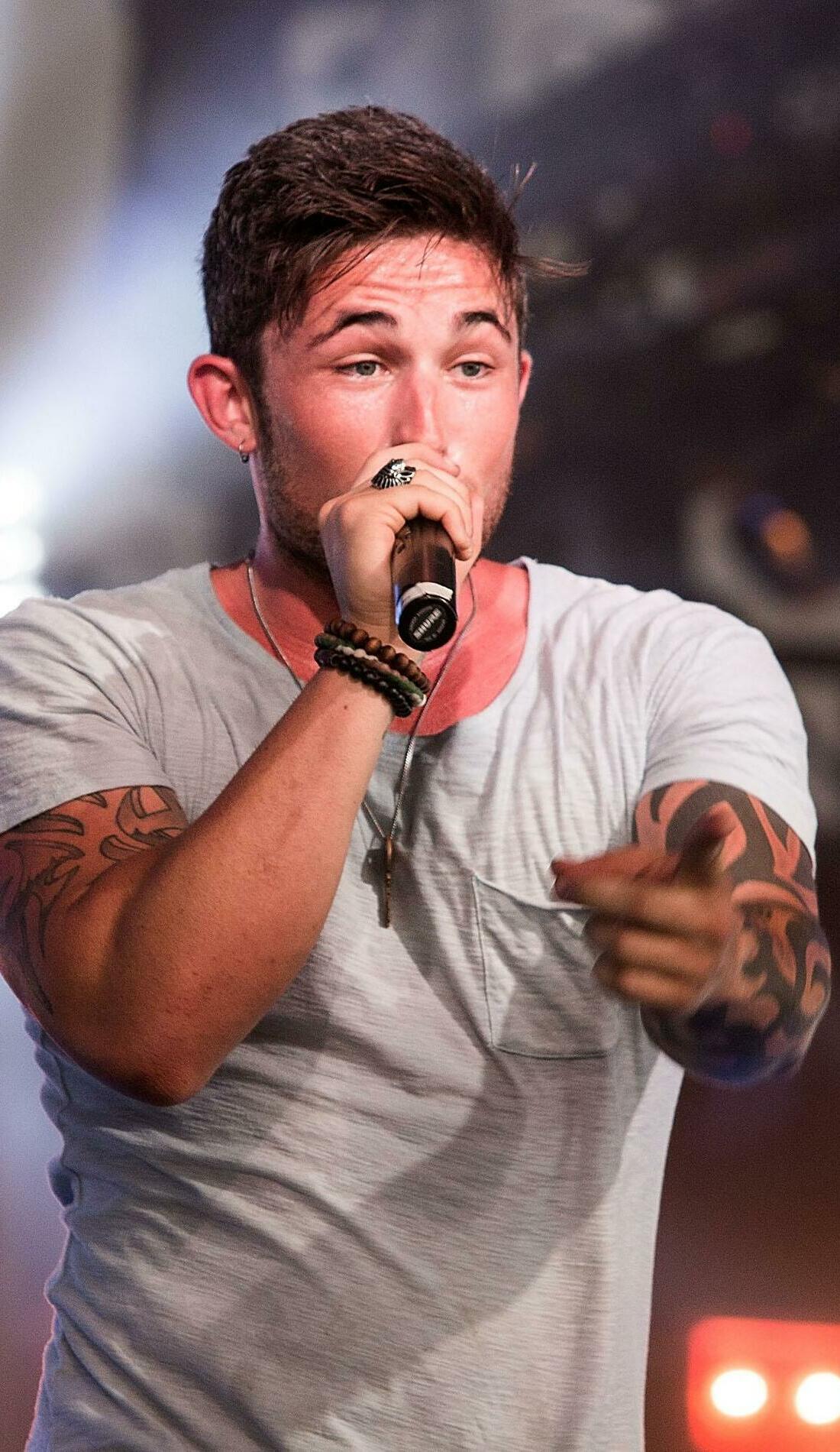 A Michael Ray live event