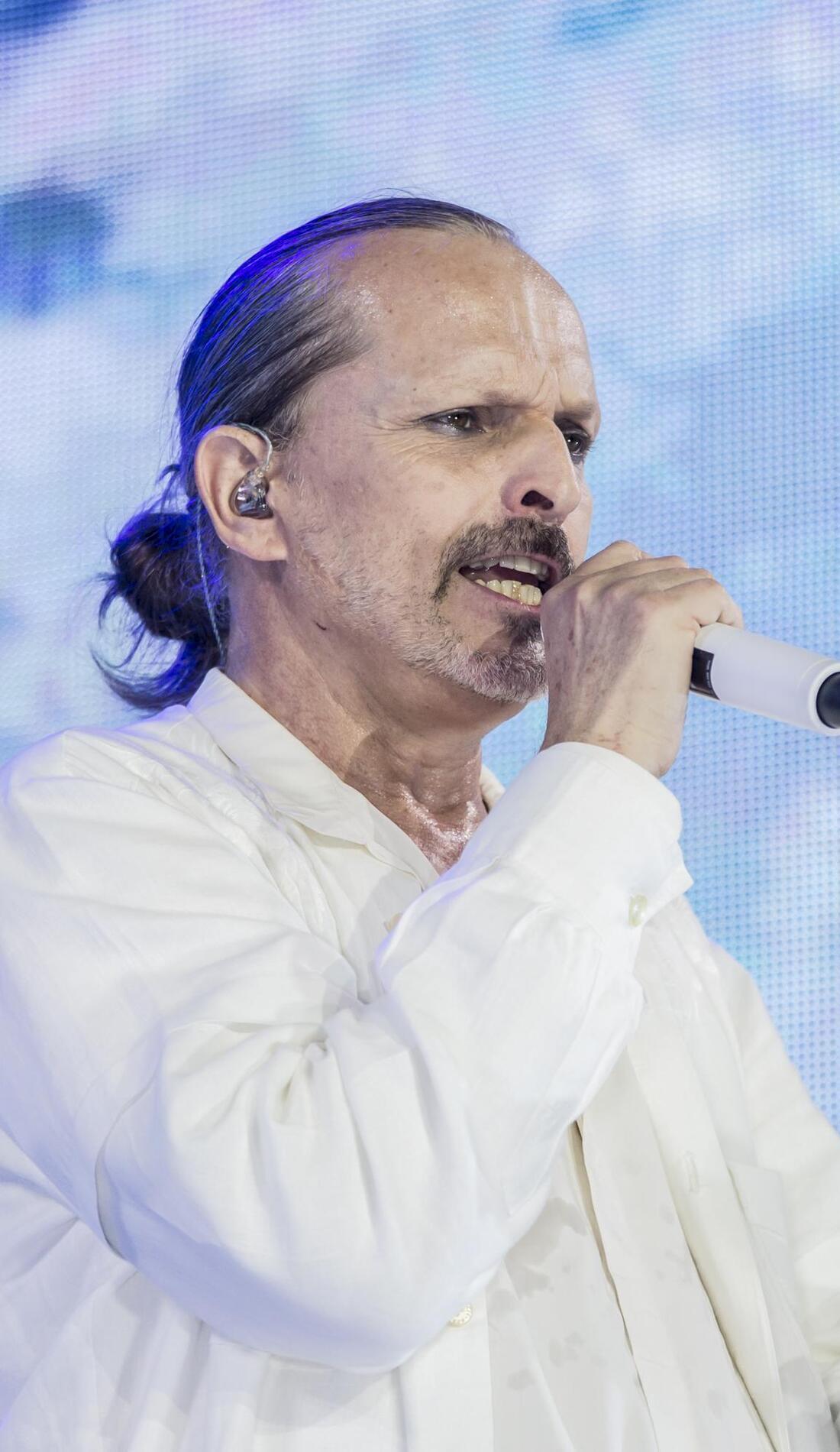 A Miguel Bose live event