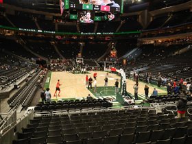 Milwaukee Bucks at Dallas Mavericks