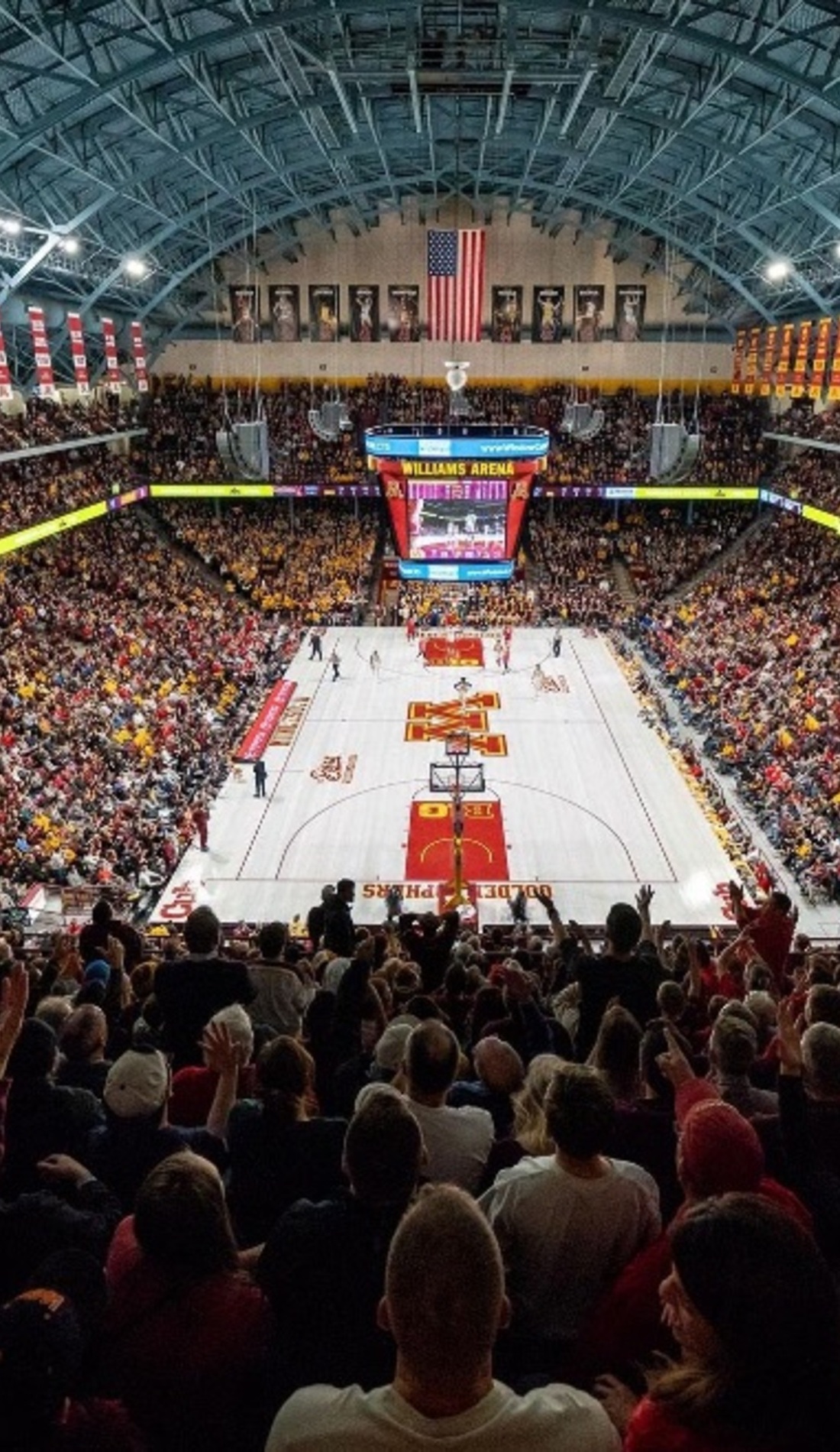 A Minnesota Golden Gophers Basketball live event