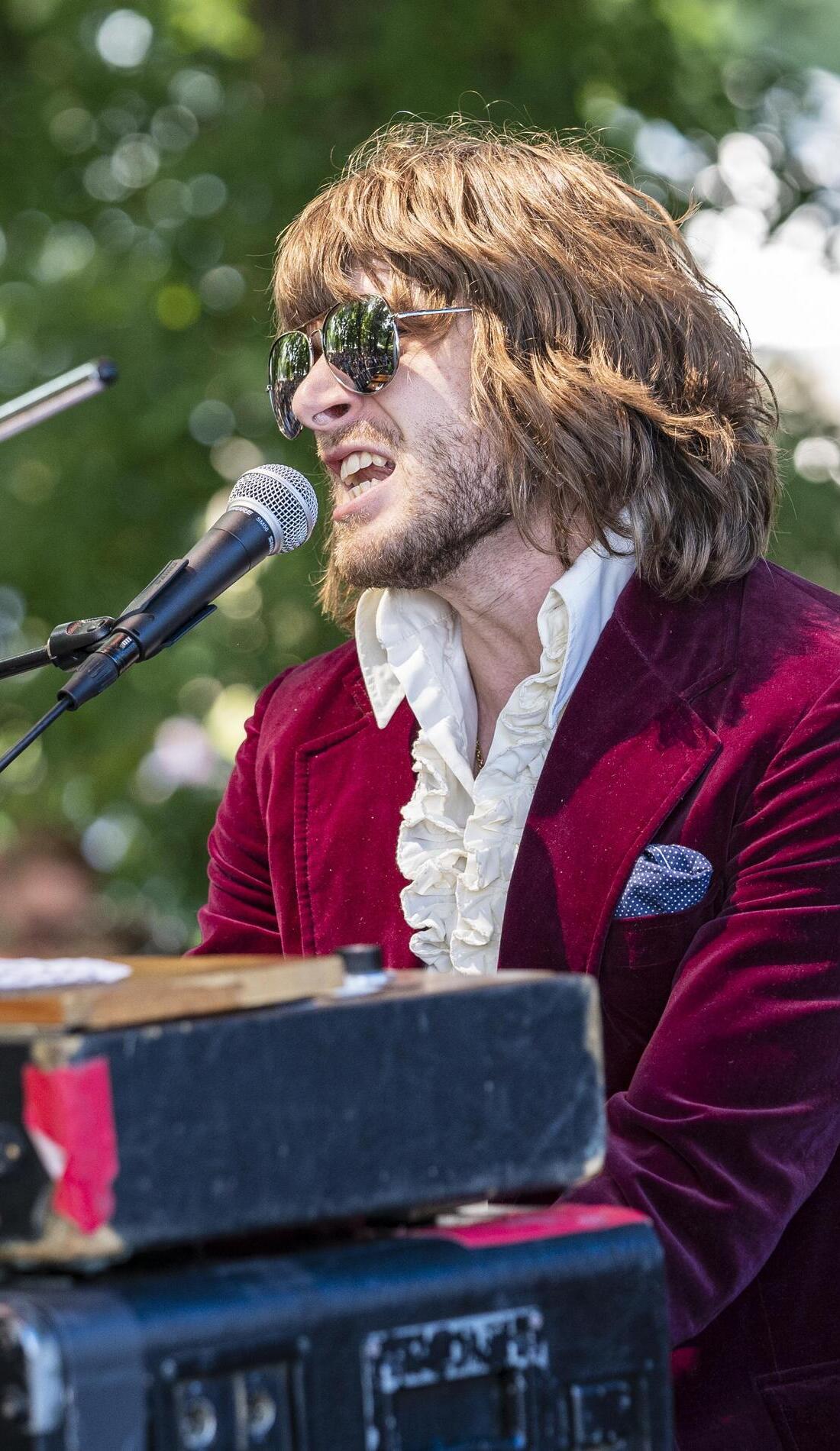A Neal Francis live event