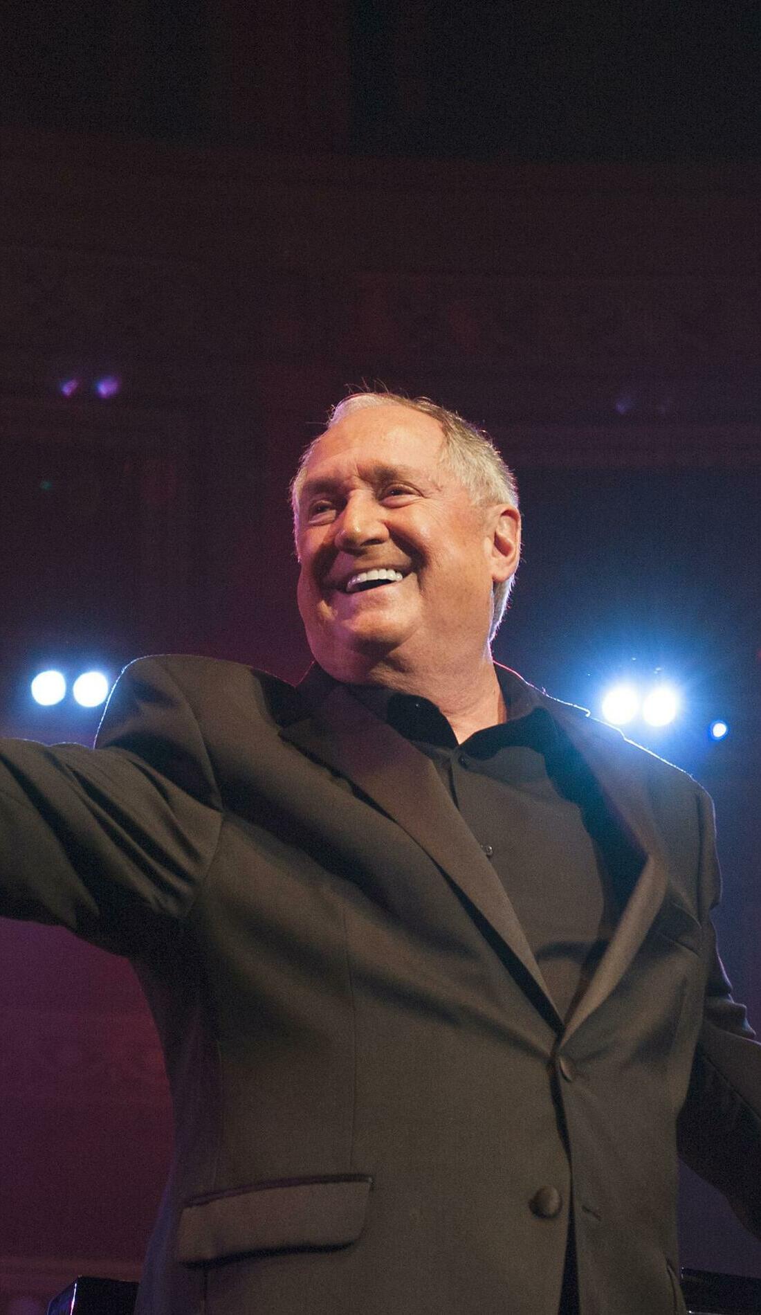 Neil Sedaka Concert Tickets and Tour Dates SeatGeek