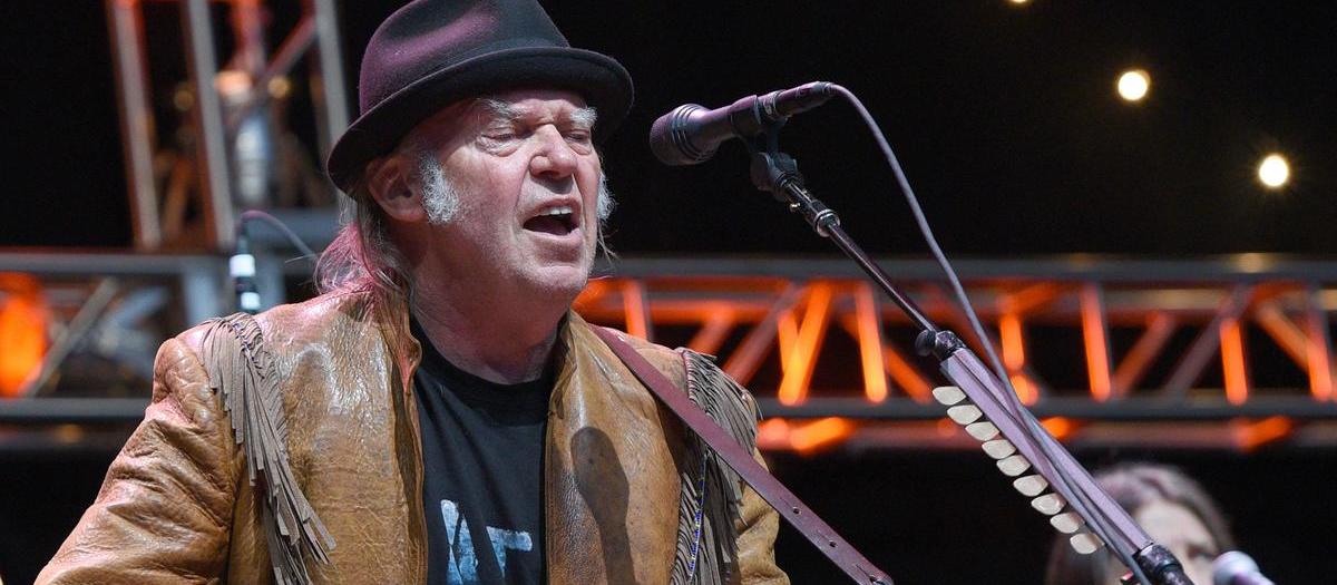 neil young going on tour