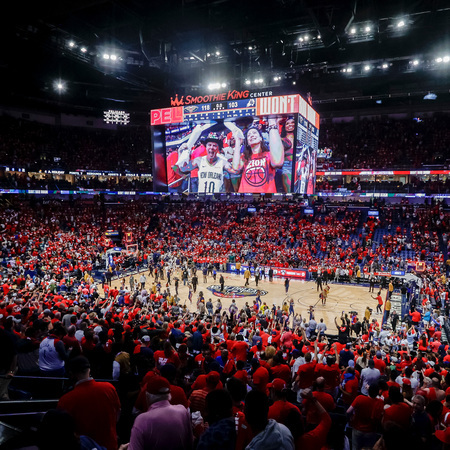 New Orleans Saints, Pelicans Make Music Center Stage — Wirelessly