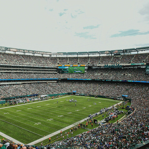 new York Jets Vs Los Angeles Chargers November 6 2023 Metlife Stadium Shirt  - Limotees