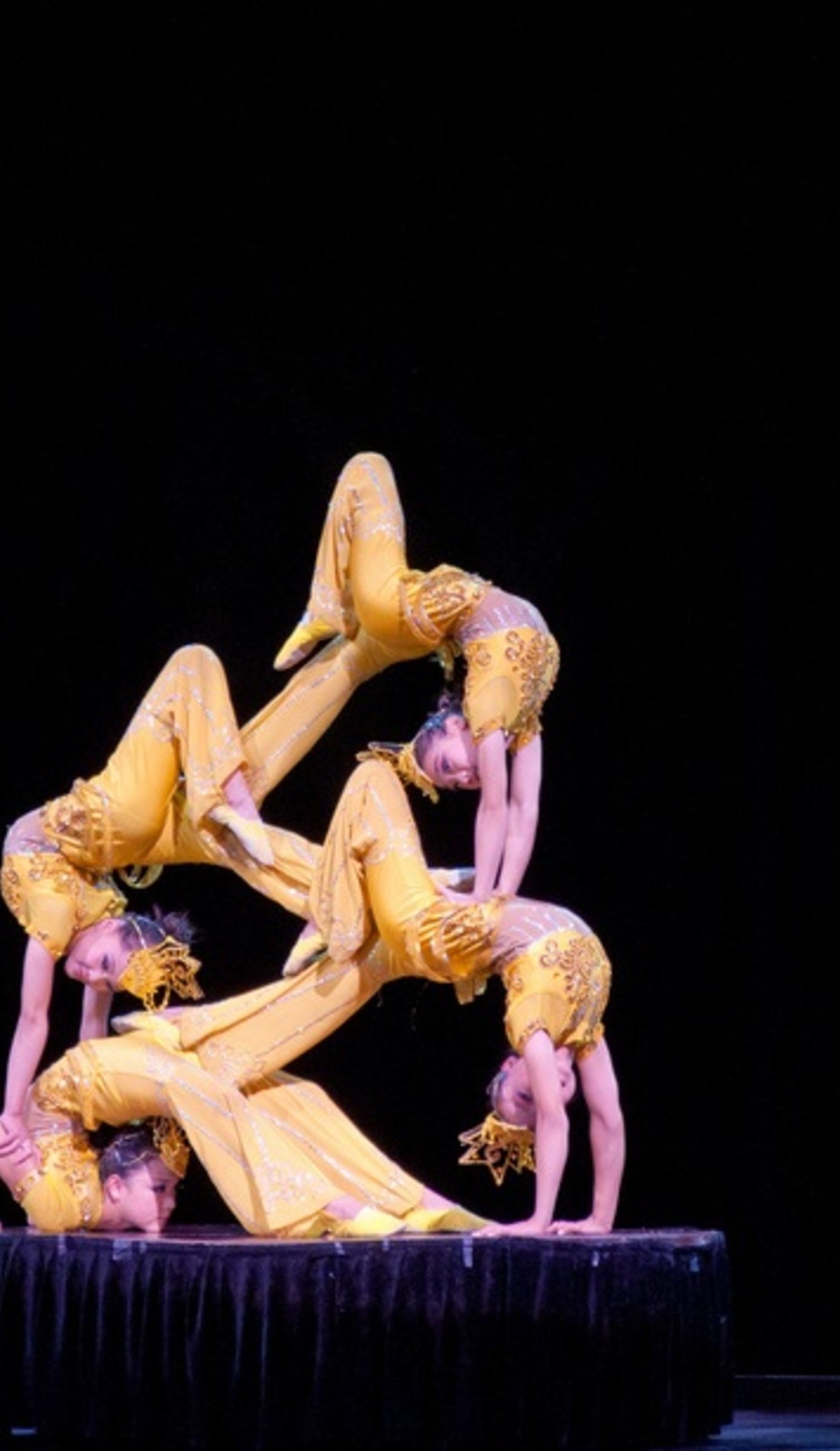 A Peking Acrobats live event