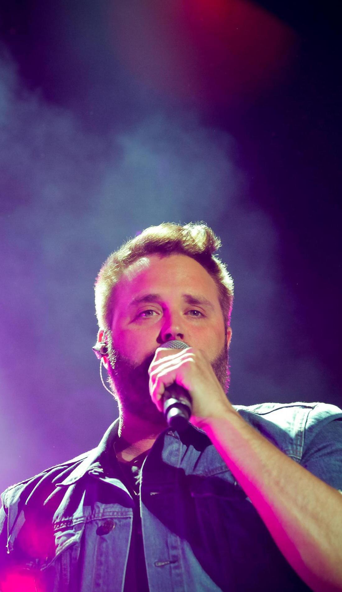 A Randy Houser live event