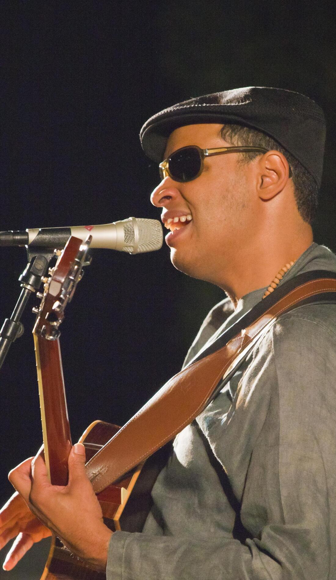 A Raul Midon live event