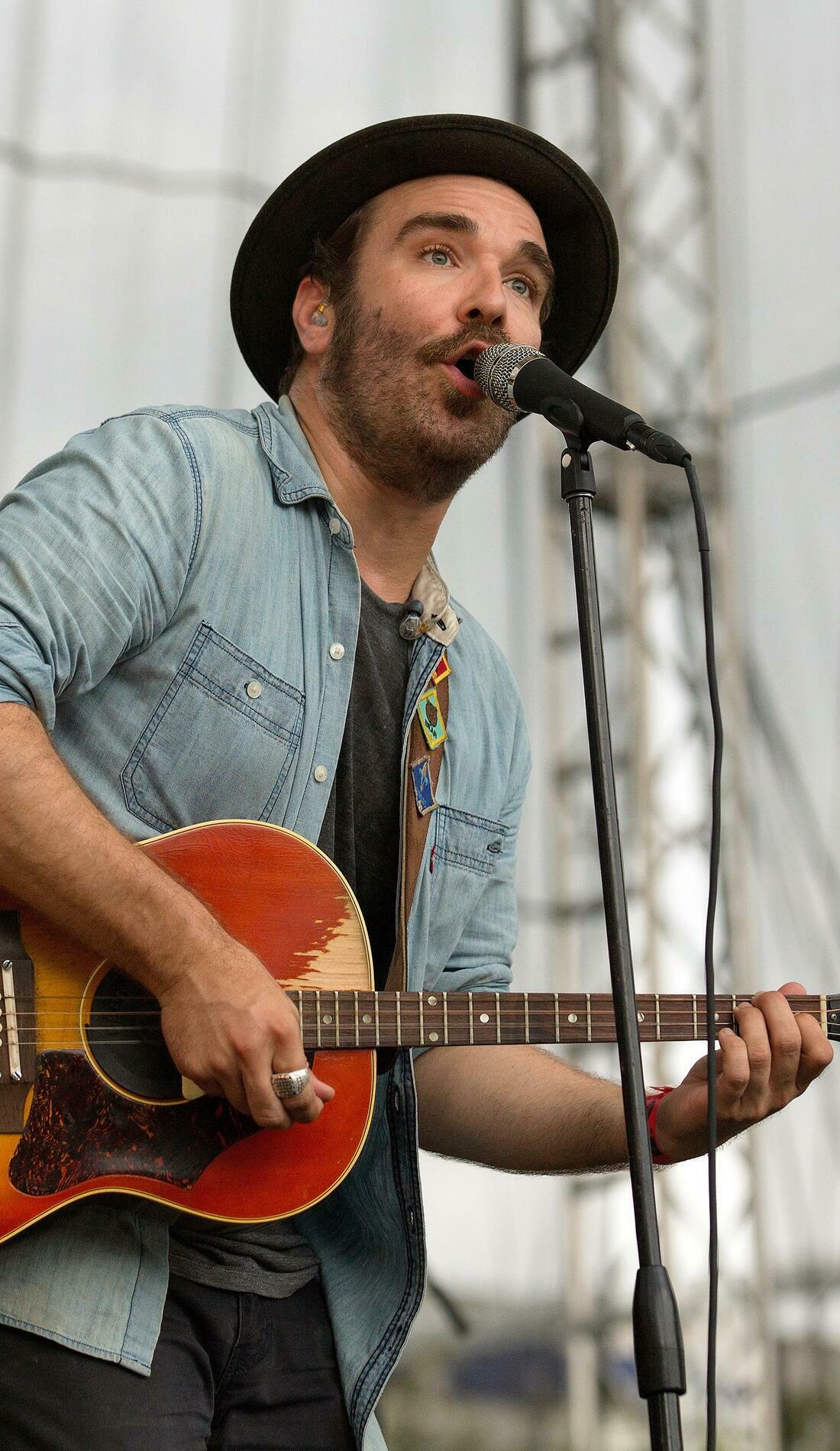 A Red Wanting Blue live event