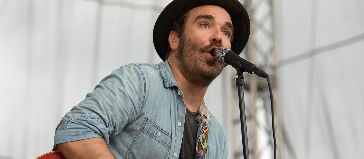Red Wanting Blue Tickets