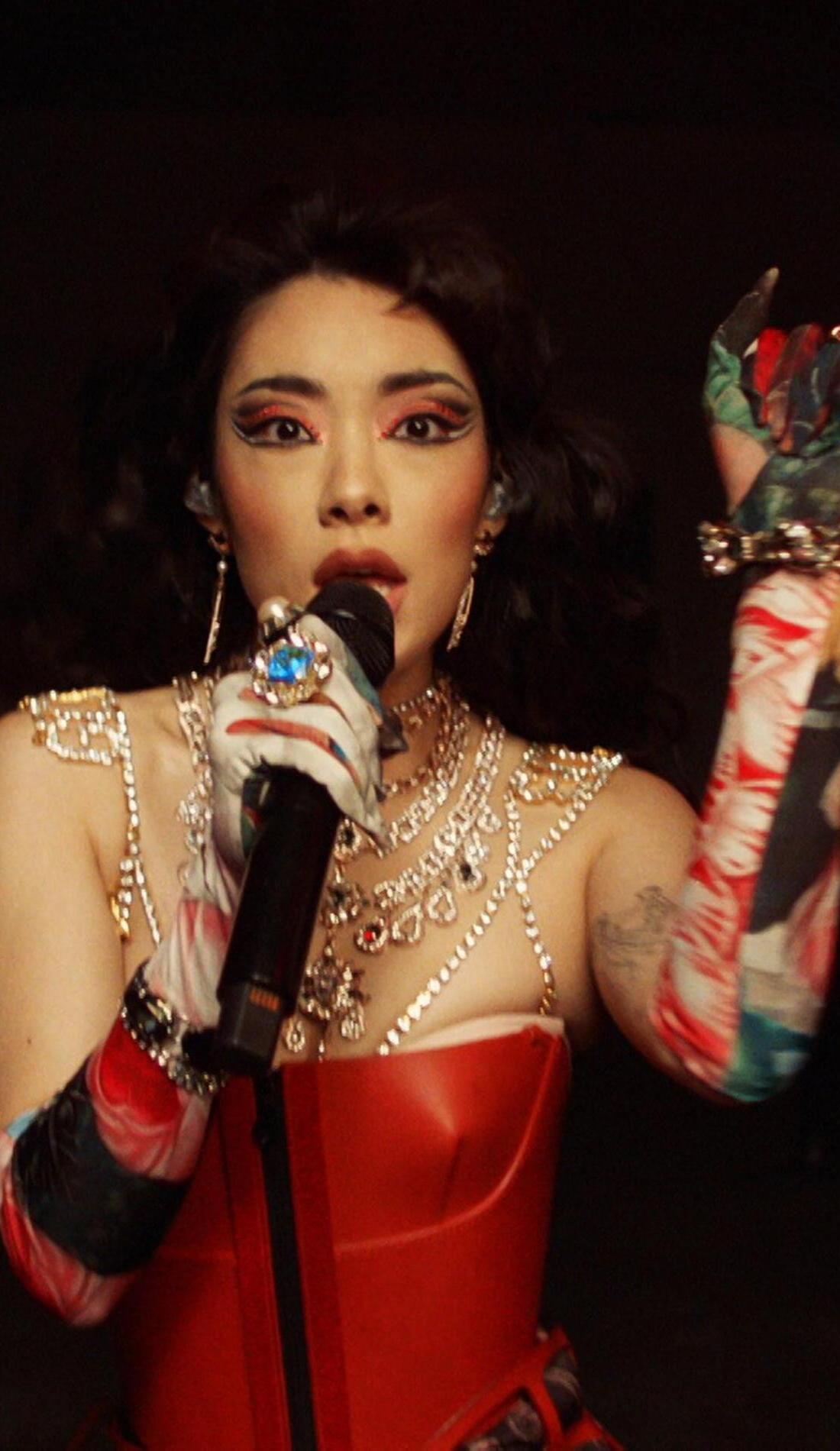 A Rina Sawayama live event