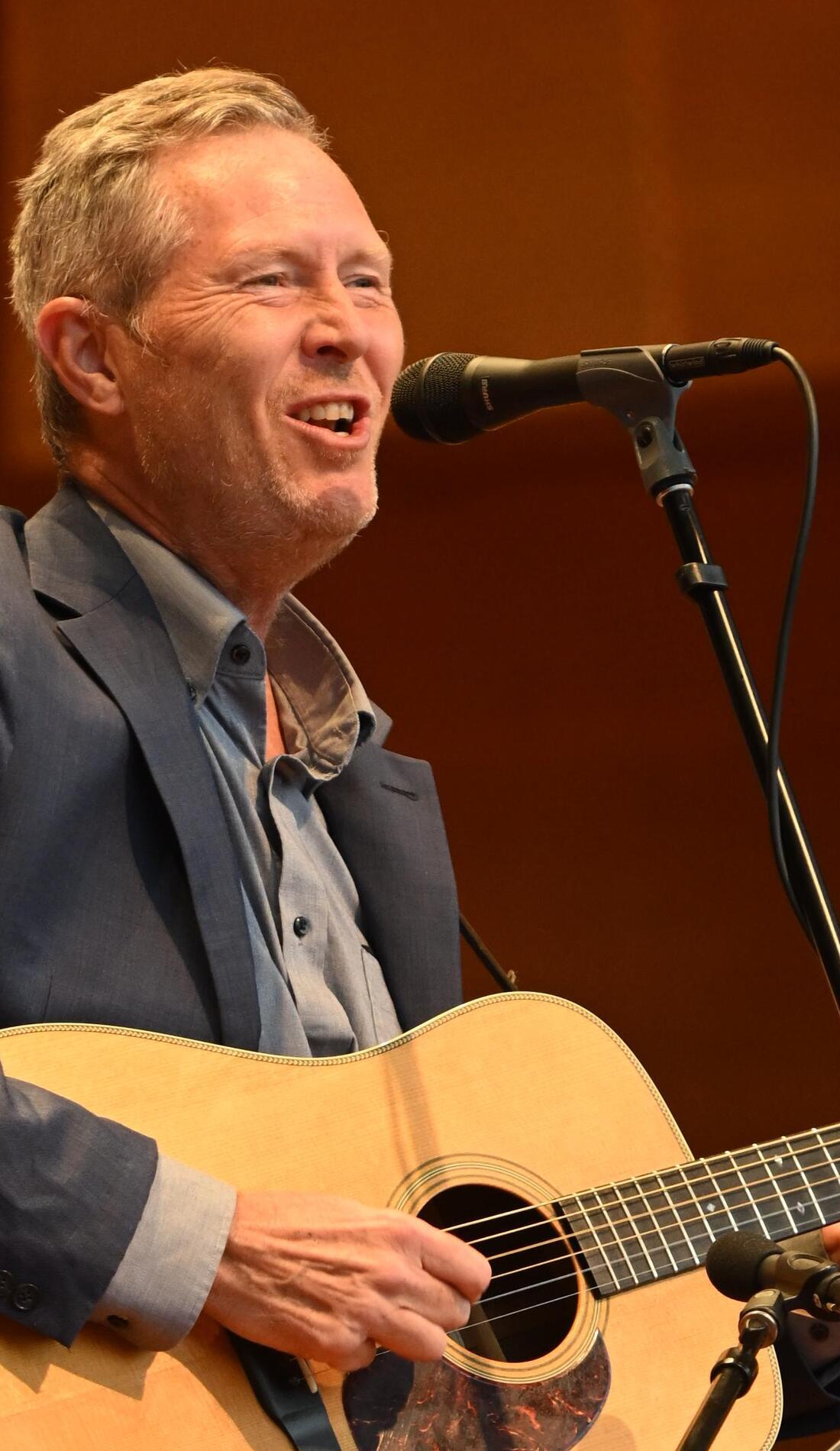 A Robbie Fulks live event