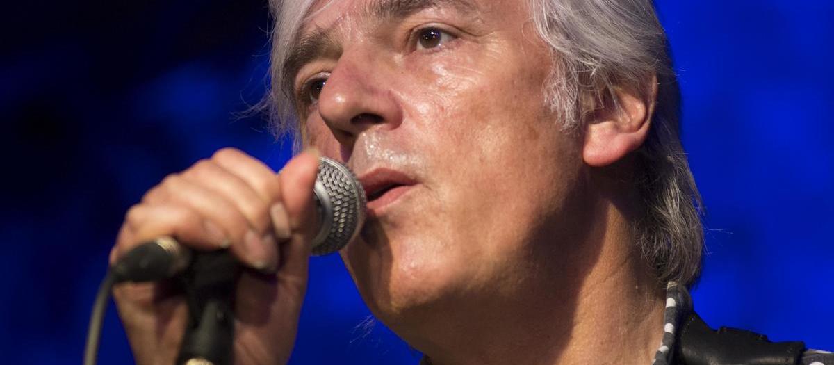 Robyn Hitchcock (21+)