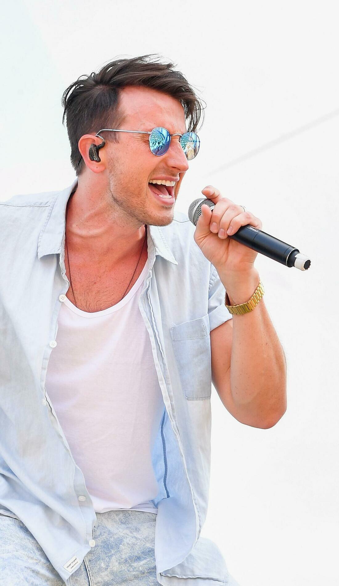 A Russell Dickerson live event