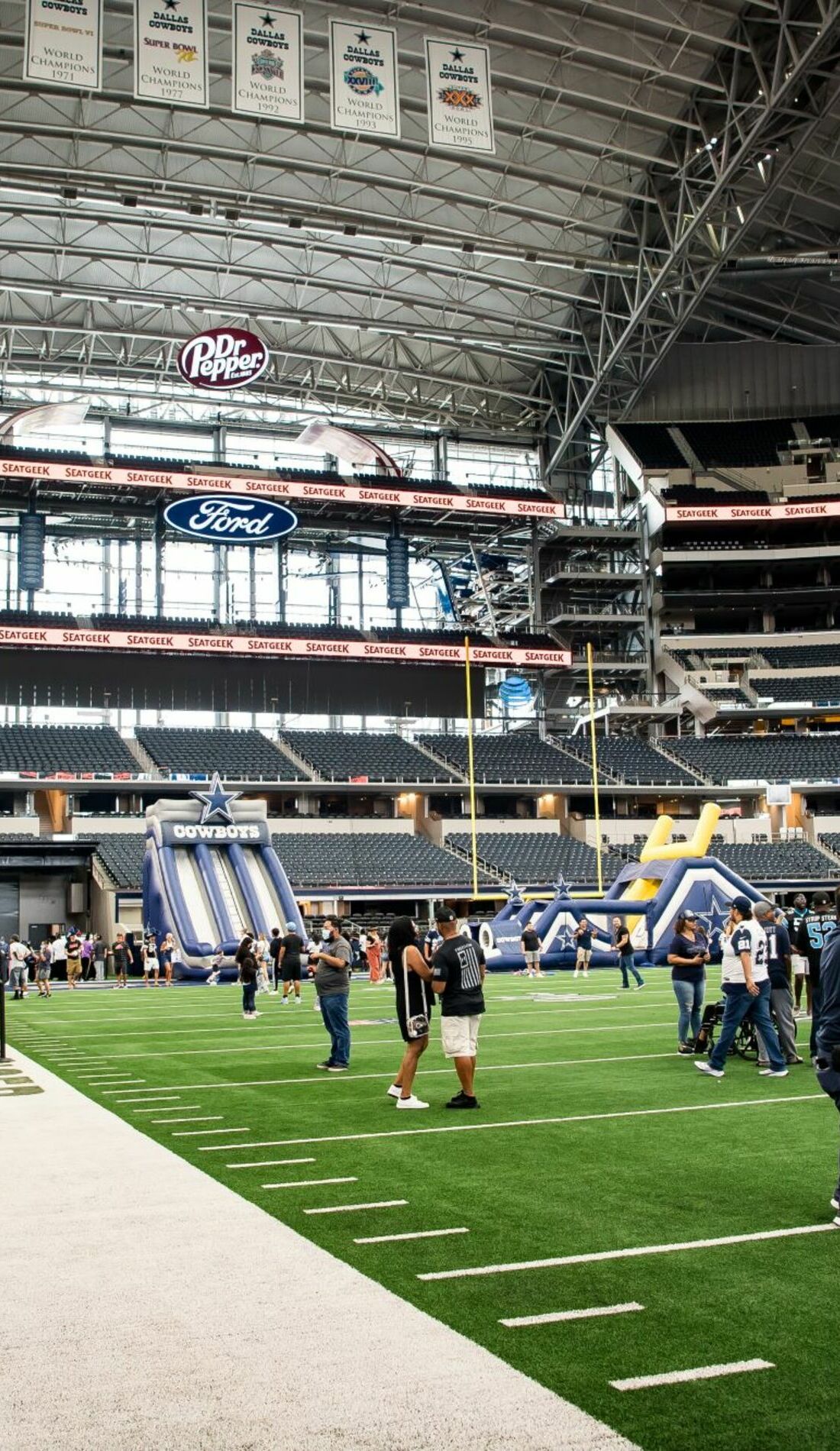 Rally Days at AT&T Stadium – Dallas Cowboys Cheerleaders