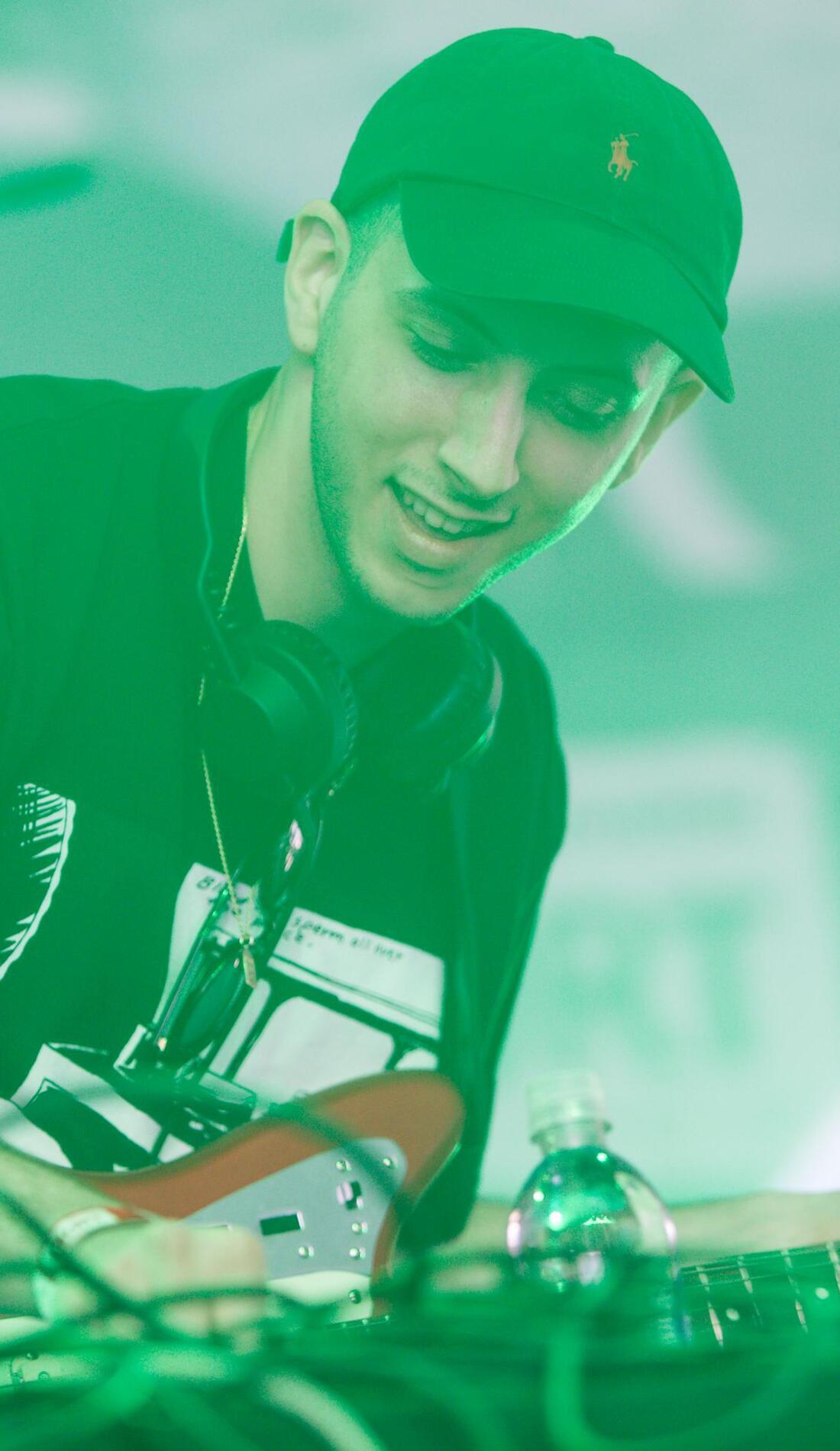 A SHLOHMO live event
