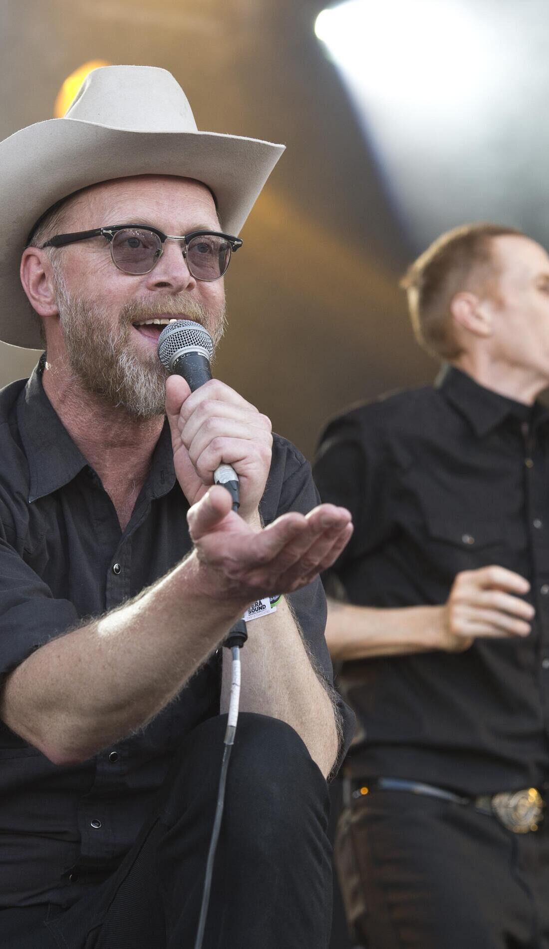 A Slim Cessna's Auto Club live event