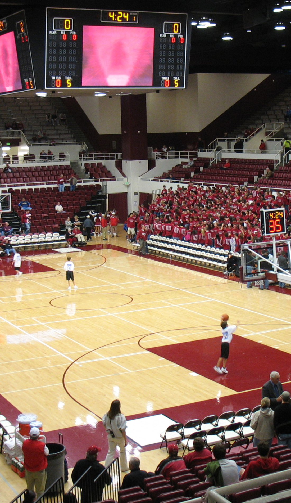 A Stanford Cardinal Basketball live event