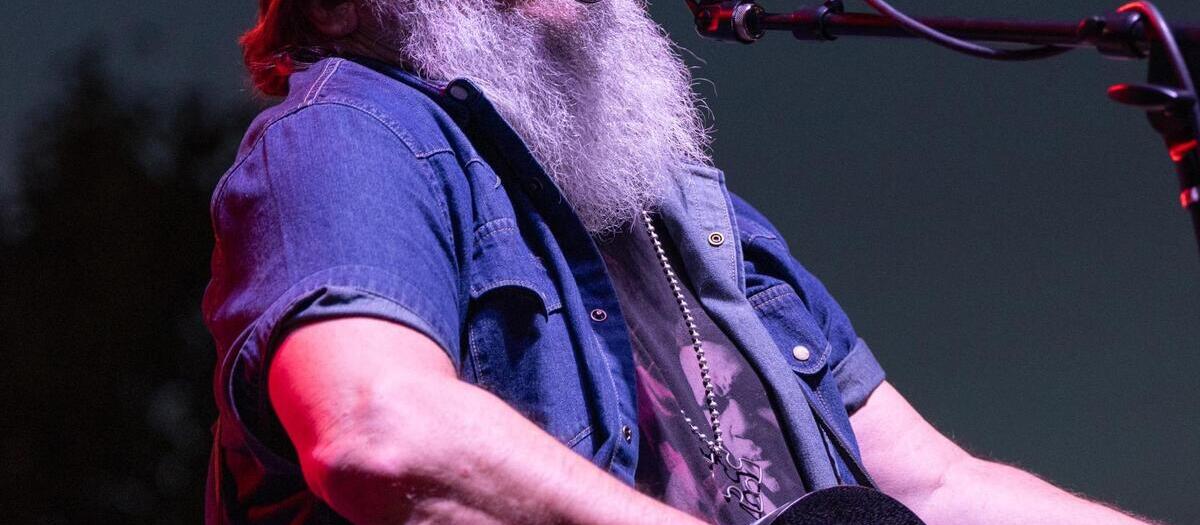 Steve Earle Tickets