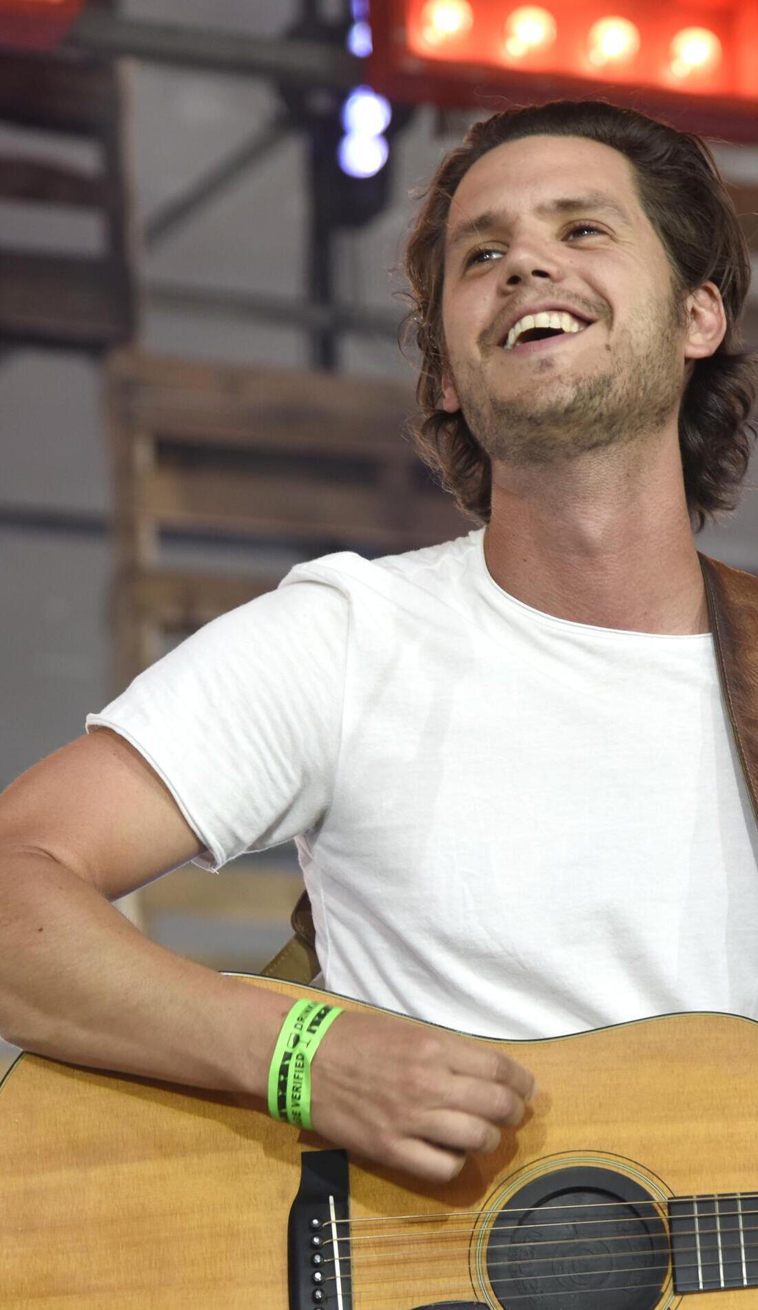 A Steve Moakler live event