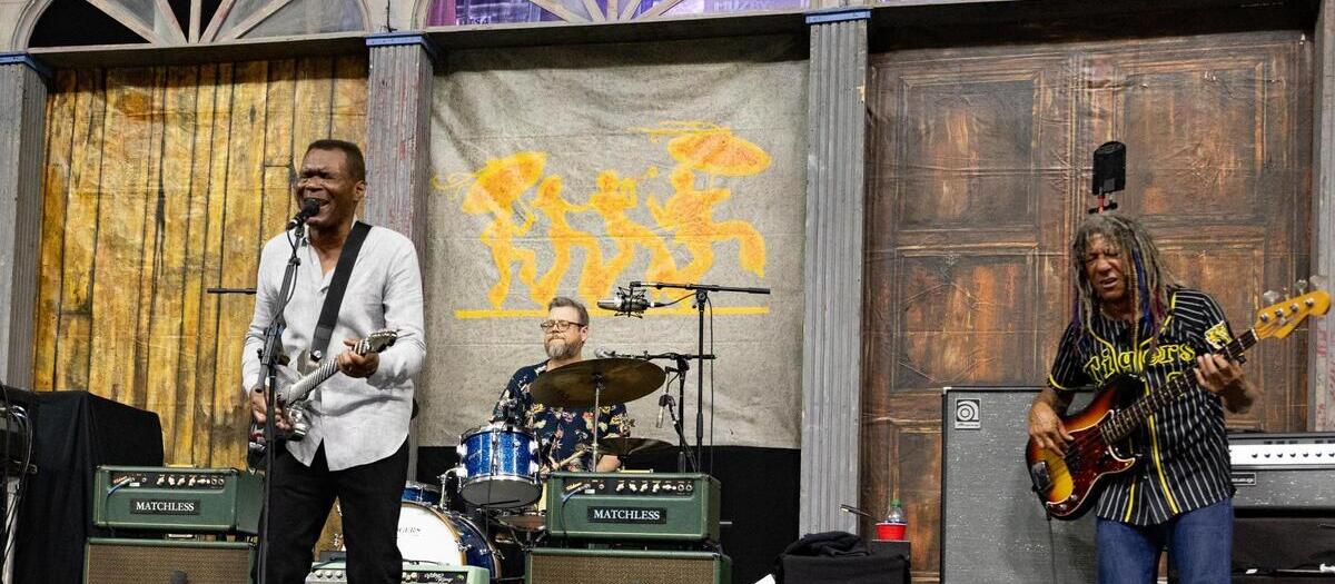 The Robert Cray Band Tickets