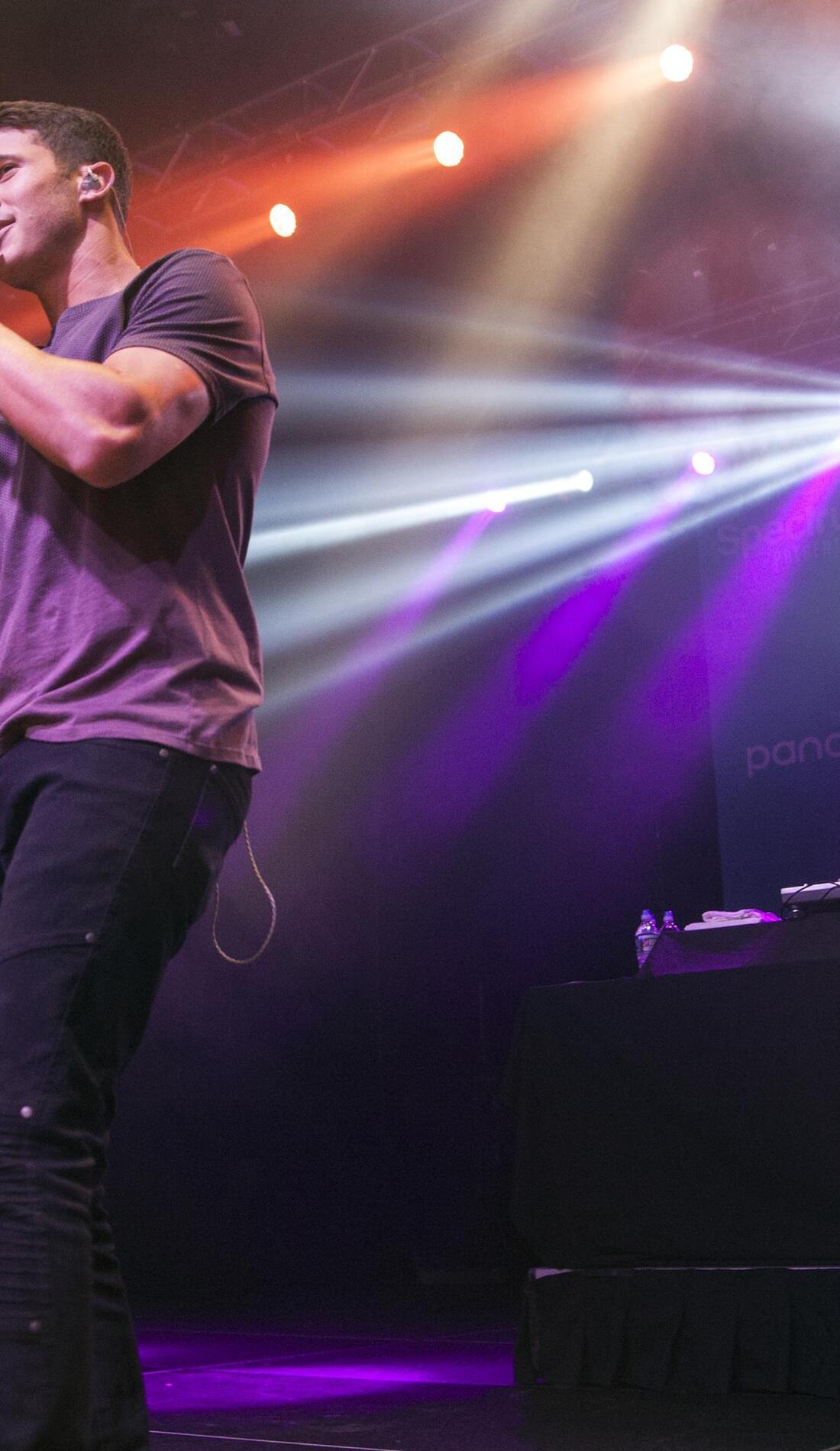 A Timeflies live event
