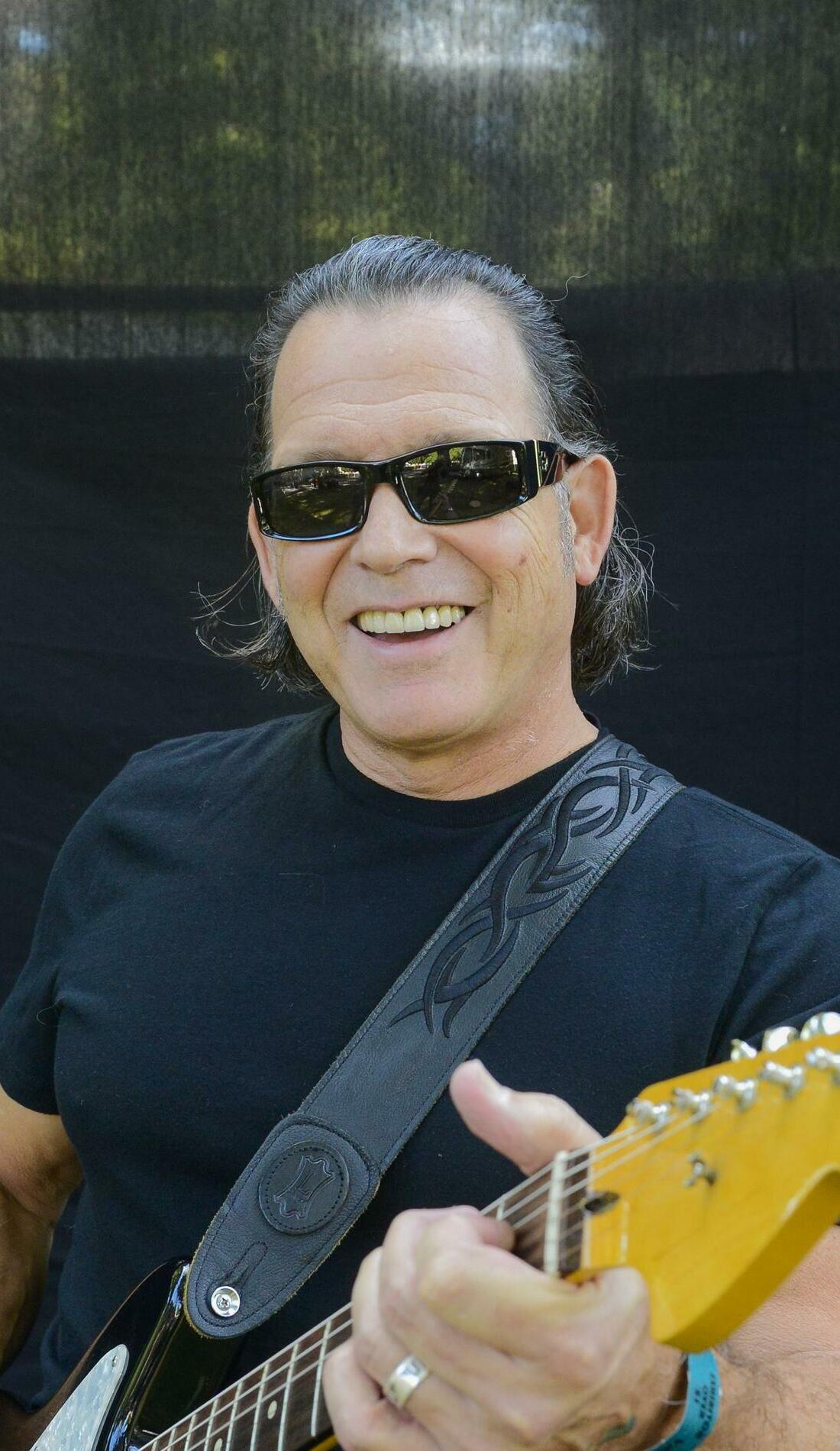 A Tommy Castro live event