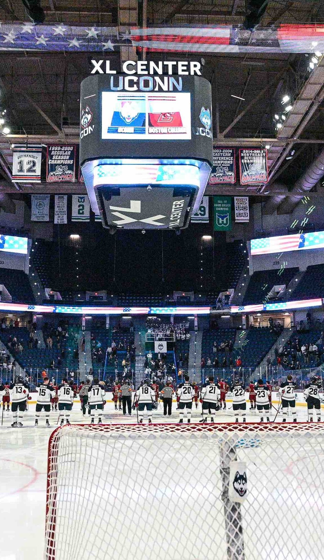 A UConn Huskies Hockey live event