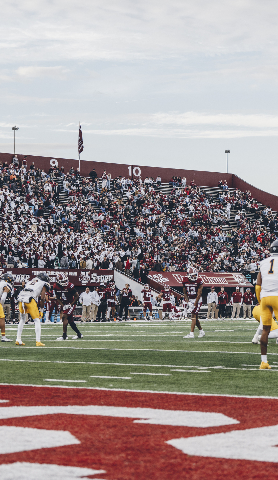 A UMass Minutemen Football live event