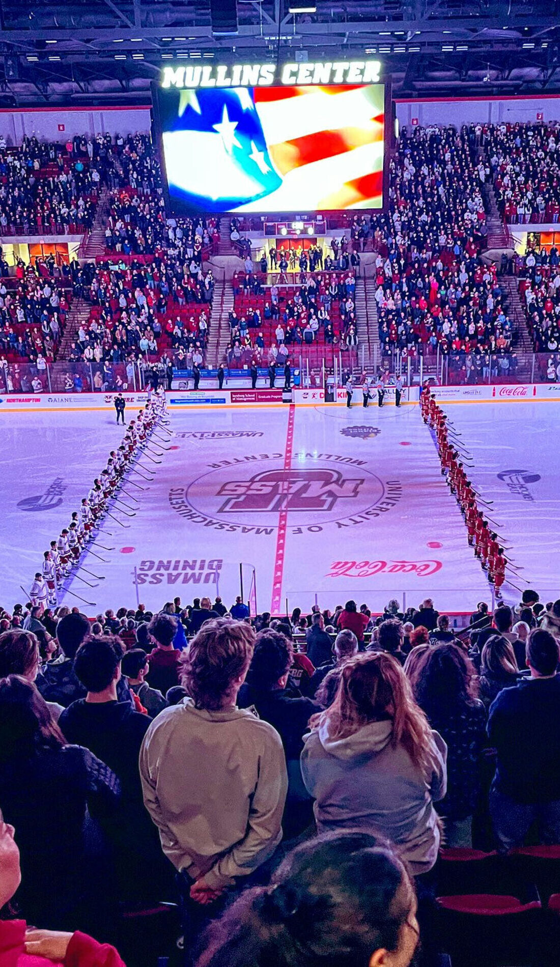 A UMass Minutemen Hockey live event