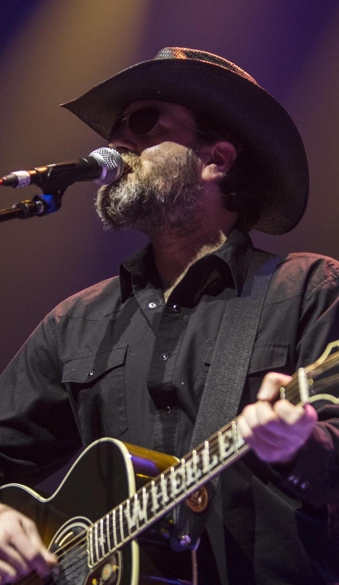 A Wheeler Walker Jr. live event