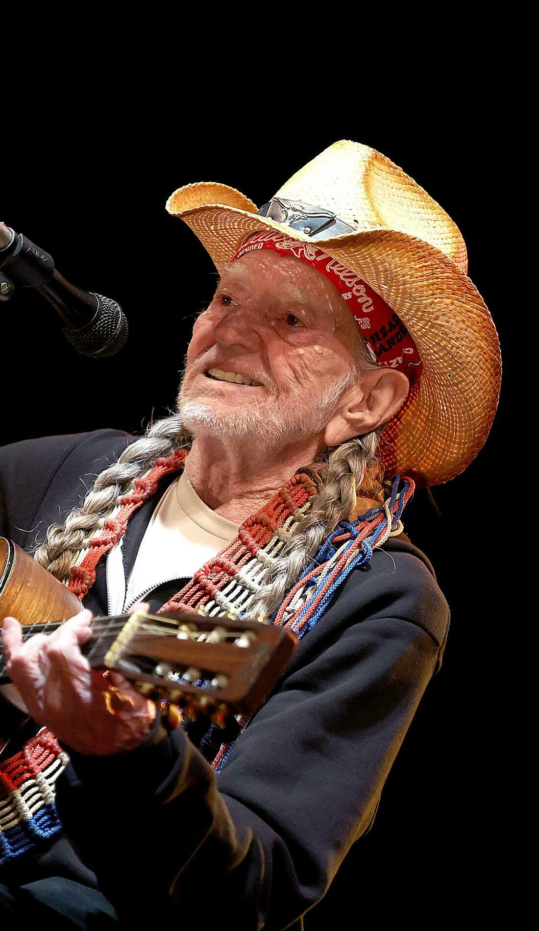 A Willie Nelson & Family live event