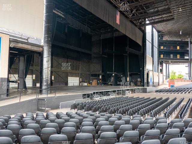 hollywood casino amphitheater covered seating