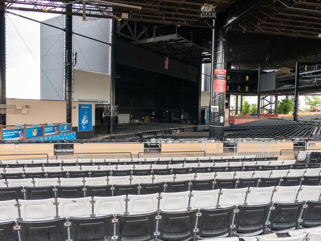 hollywood casino amphitheater covered seating