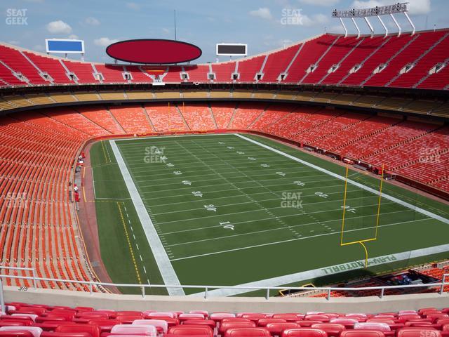 4 LAS VEGAS RAIDERS @ KANSAS CITY CHIEFS TICKETS SEC 106 ROW 6 NFL 12/25